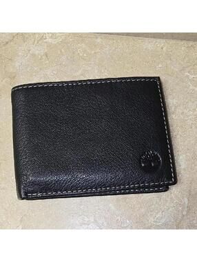 Timberland Men’s Black Leather Bi-Fold Wallet